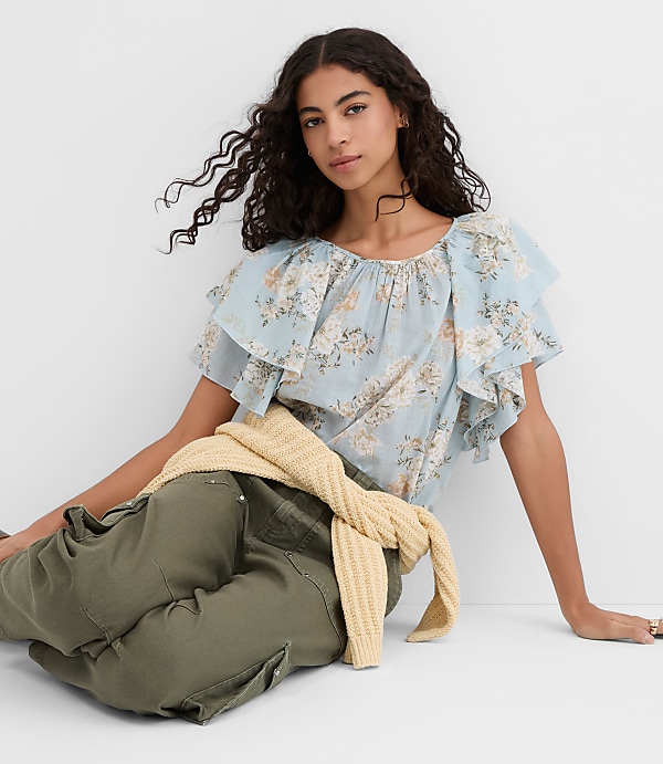Petite Floral Ruffle Sleeve Blouse
