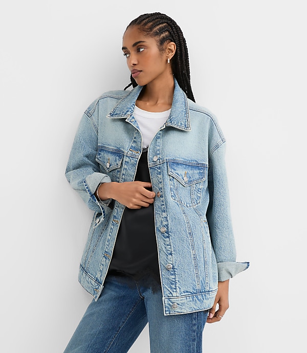 Petite Oversized Denim Trucker Jacket in Vintage Light Indigo Wash