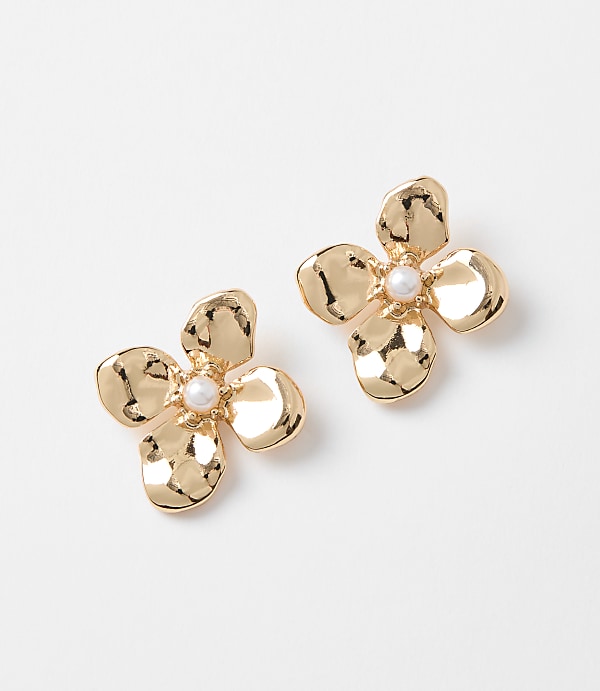 Pearlized Floral Stud Earrings