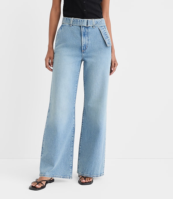 Rivete Petite Belted High Rise Wide Leg Jeans in Light Wash