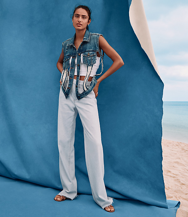 Rivete Petite Fresh Cut Mid Rise Wide Leg Jeans in Wave Wash