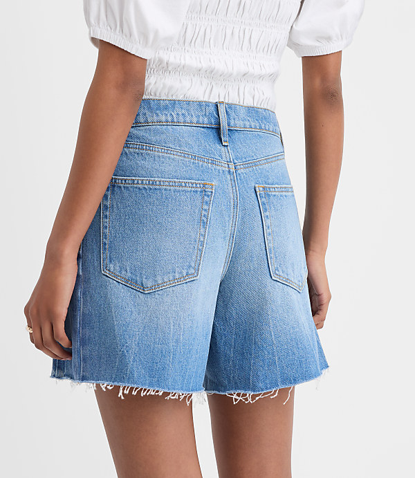 Rivete Fresh Cut Seamed Boyfriend Shorts in Light Wash