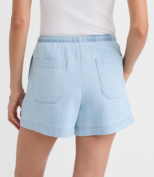 Petite Sawyer Pull On Shorts in Chambray