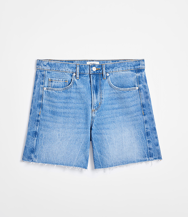 Rivete Petite Curvy Fresh Cut Seamed Boyfriend Shorts in Light Wash