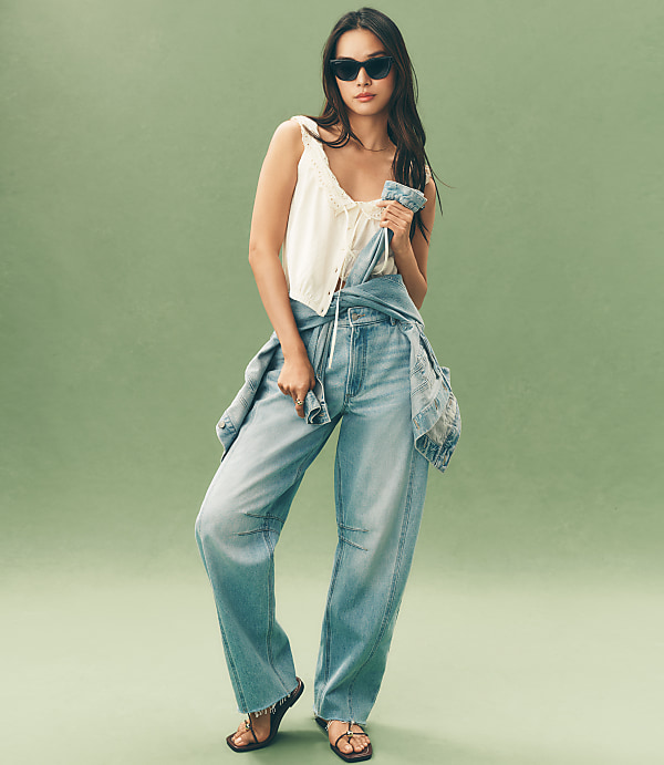 Rivete Tall Fresh Cut Horseshoe Jeans in Haze Wash
