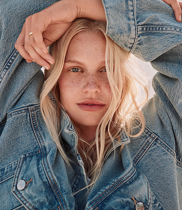 Petite Oversized Denim Trucker Jacket in Vintage Light Indigo Wash