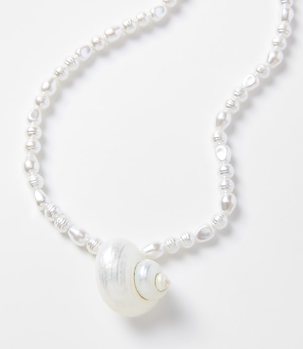 Pearlized Seashell Beaded Necklace