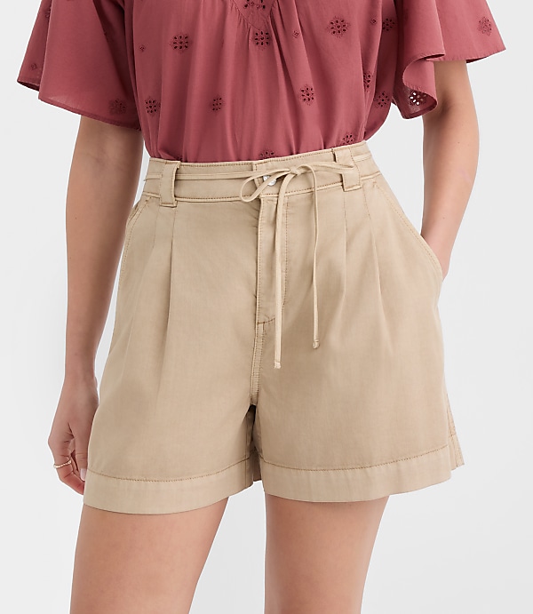 Petite Tie Waist Pleated Shorts