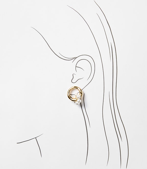 Pearlized Cluster Stud Earrings
