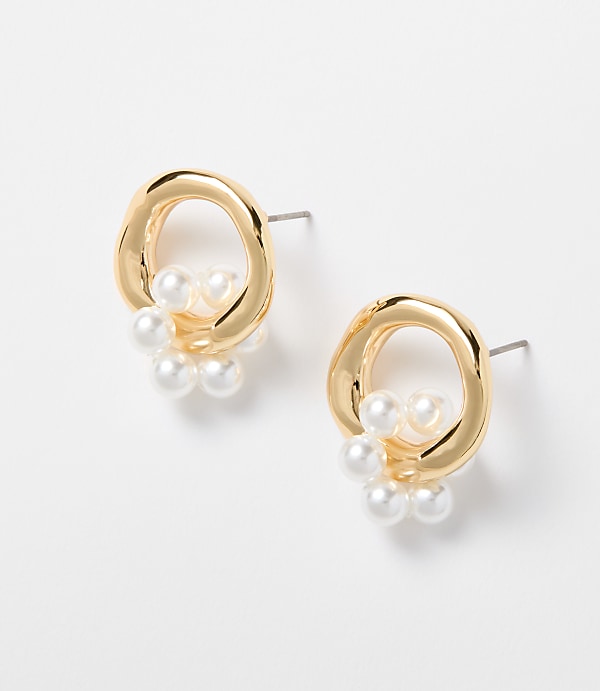 Pearlized Cluster Stud Earrings