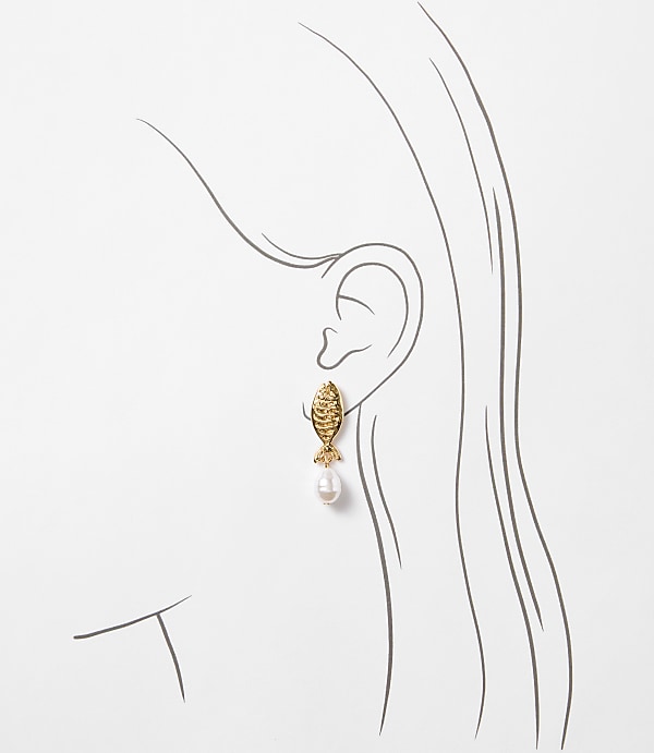Pearlized Fish Stud Earrings