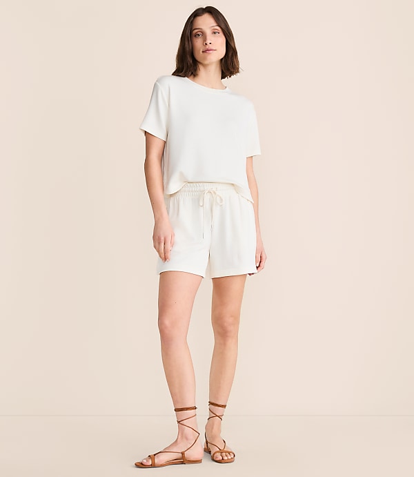 Lou & Grey Lightweight Scubasoft Rounded Hem Shorts