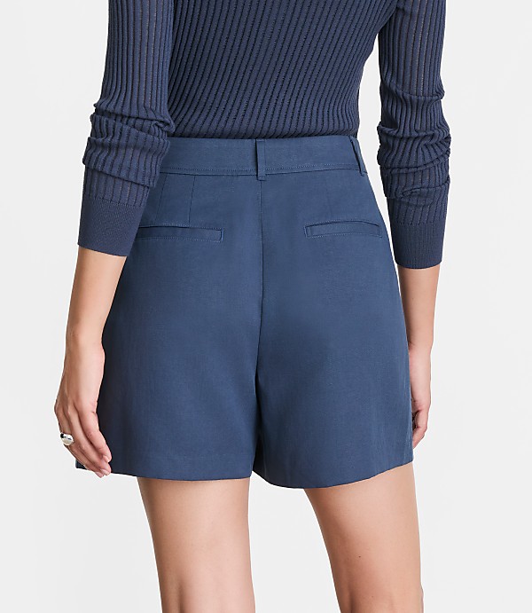 Petite LOFT Versa Pure Spun Pleated Shorts
