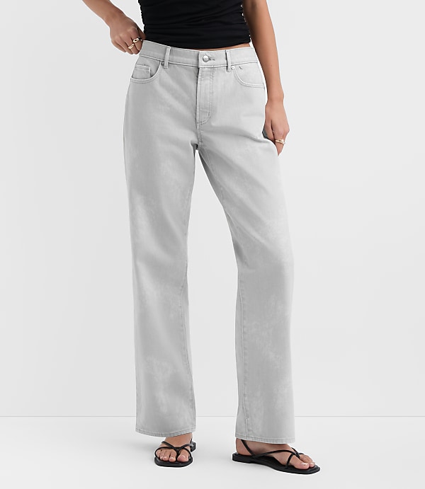 Rivete Petite Curvy Mid Rise Relaxed Straight Jeans in Smokey Wash