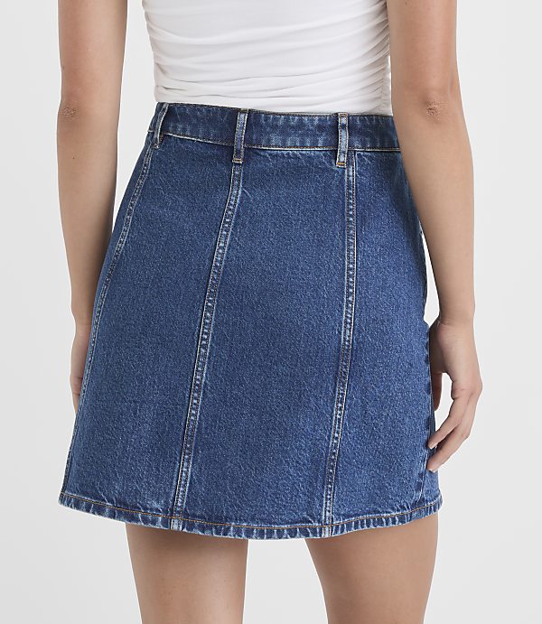 Petite Rivete Button Denim Mini Pocket Skirt in Classic Indigo Wash