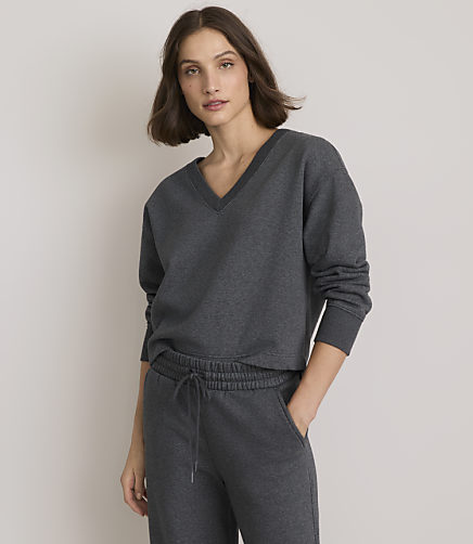 Lou & Grey Heathered Elite Fleece V-Neck Top