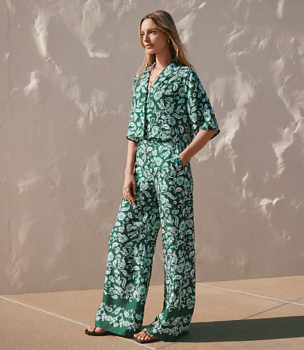 Petite Fluid Pull On Wide Leg Pants in Floral Twill