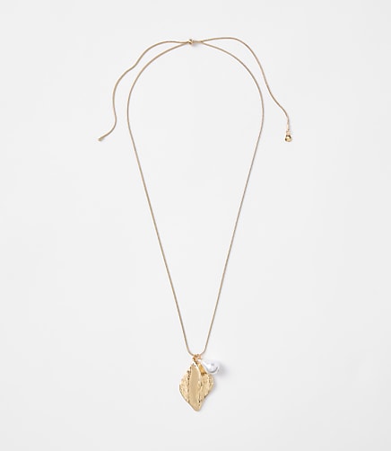 Pearlized Hammered Cluster Pull Tie Necklace