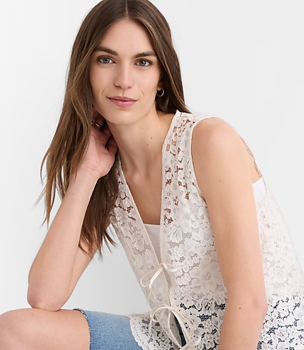 Scalloped Floral Lace Bow Vest