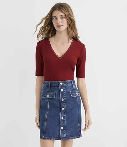 Petite Lace Trim V-Neck Perfect Ribbed Elbow Sleeve Tee