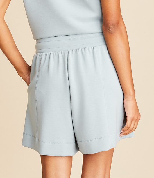 Lou & Grey Seamed Scubasoft Drawstring Shorts