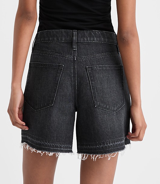 Rivete Curvy Unpicked Boyfriend Shorts in Noir Wash