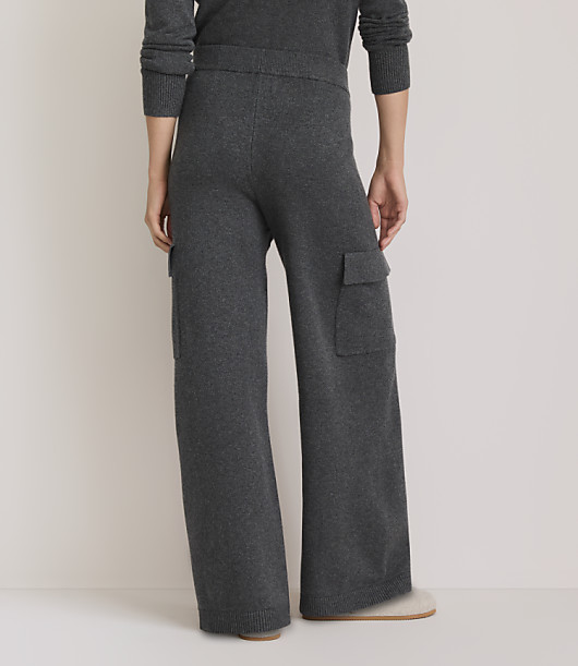 Lou & Grey Heathered Softened Cargo Pants