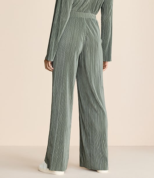 Lou & Grey Pleated Wide Leg Pants