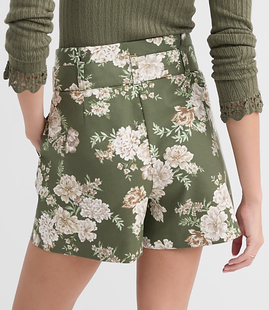 Round Buckle Belted Shorts in Floral - Thyme Garden