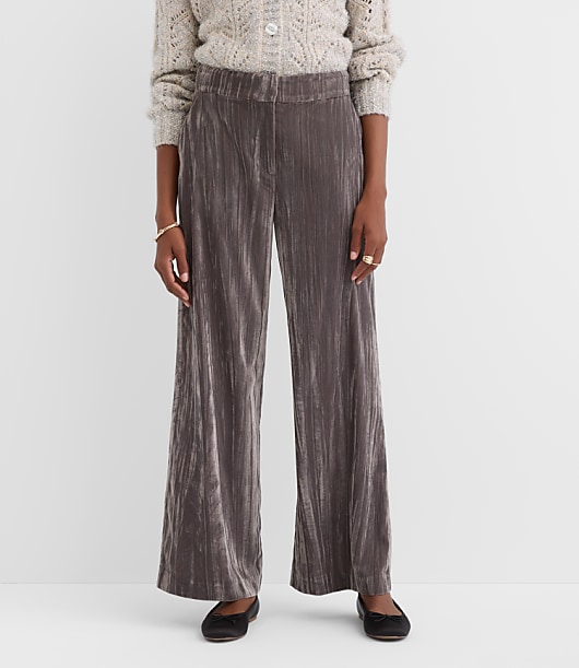 Petite Clean Wide Leg Pants in Pleated Velvet
