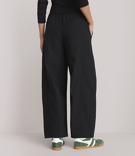 Lou & Grey Crinkle Barrel Pants