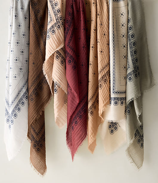 HWW SQUARE SCARF