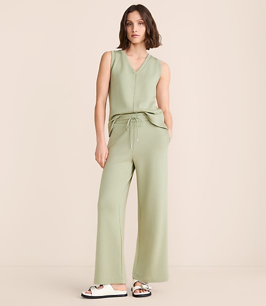 Lou & Grey Scubasoft Wide Leg Sweatpants
    